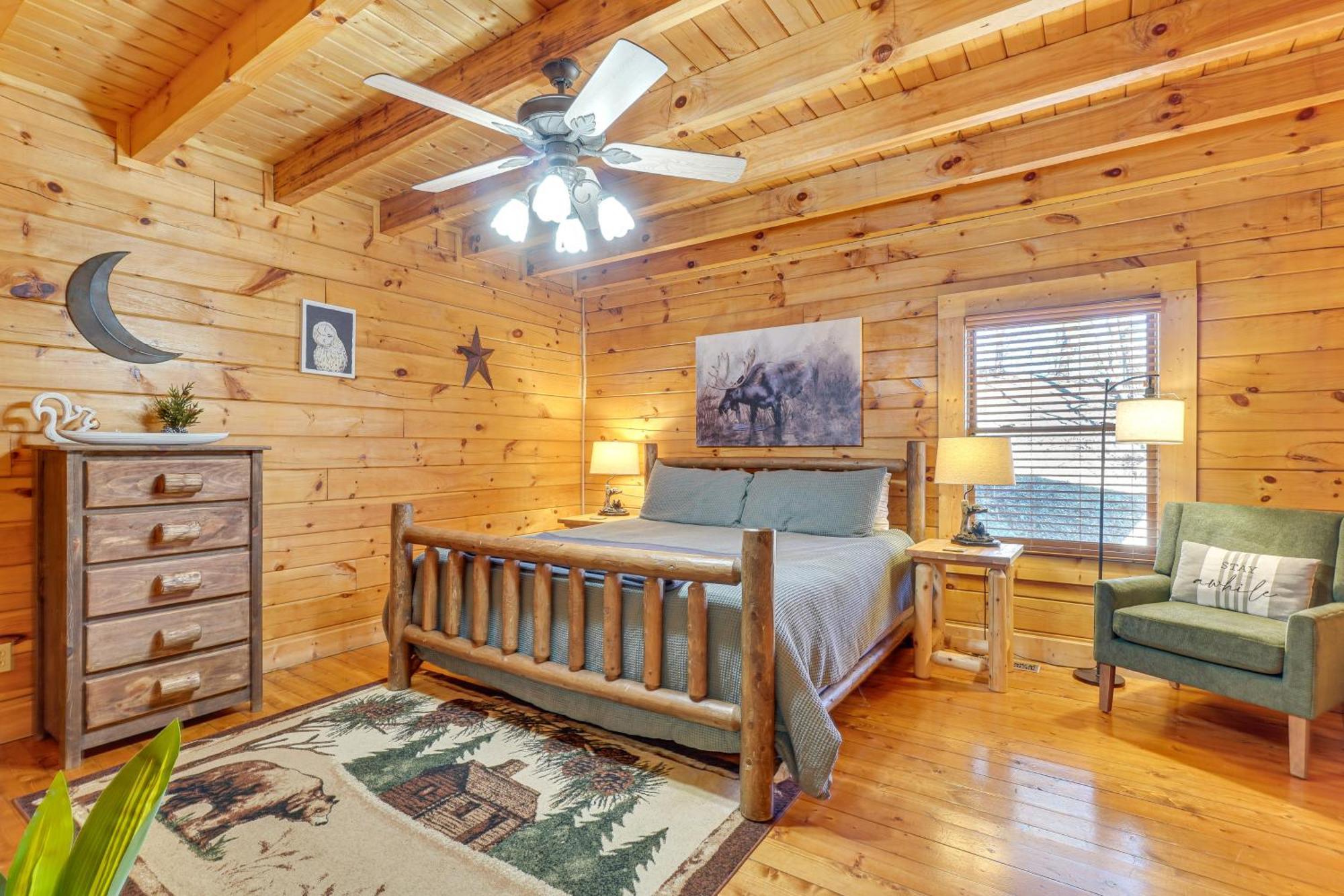 Holiday home With Deck Minutes To Pigeon Forge Sevierville